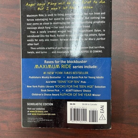 Maximum Ride: Fang Book - Picture 2 of 3